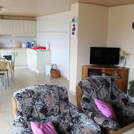 Spacious Apartment In Brusow With Garden Kröpelin Eksteriør bilde